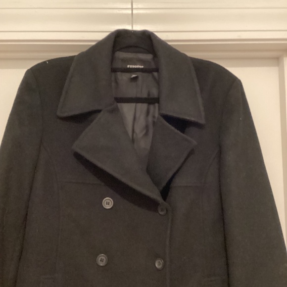 WOOL BLEND PEACOCK ( PREOWNED) - Picture 3 of 8